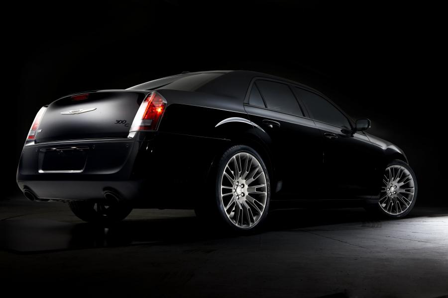  Chrysler 300C John Varvatos Limited Edition (LX2) 2013 года  (фото 10 из 27)